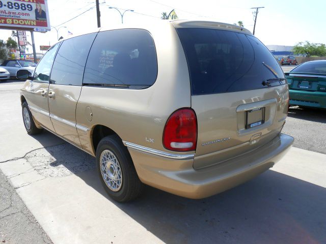 Chrysler Town and Country 1997 photo 10