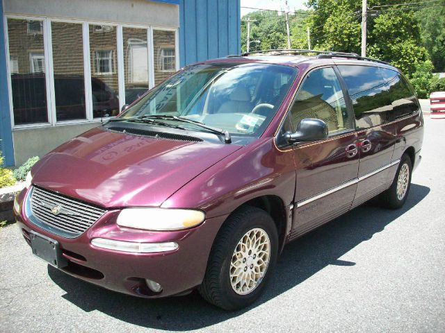 Chrysler Town and Country H6 L.L. Bean MiniVan