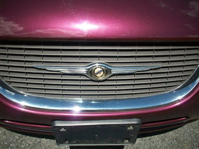 Chrysler Town and Country 1998 photo 2