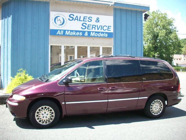 Chrysler Town and Country 1998 photo 4