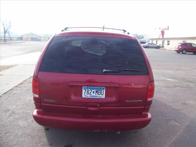 Chrysler Town and Country 1.8lgls MiniVan