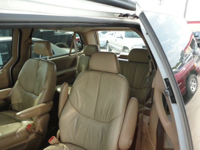 Chrysler Town and Country S Sedan Under FULL Factory Warranty MiniVan