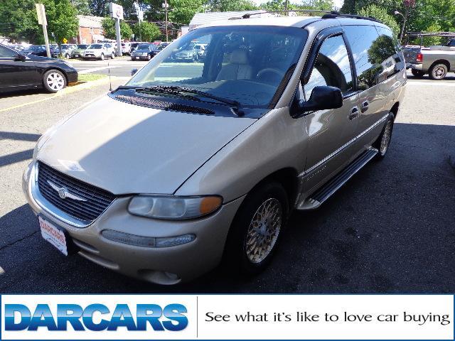 Chrysler Town and Country S Sedan Under FULL Factory Warranty MiniVan