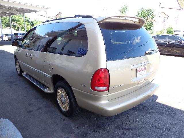 Chrysler Town and Country 1998 photo 2