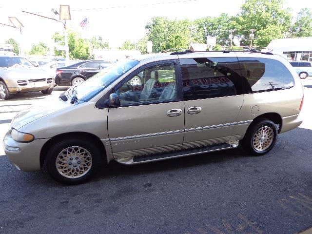 Chrysler Town and Country 1998 photo 4
