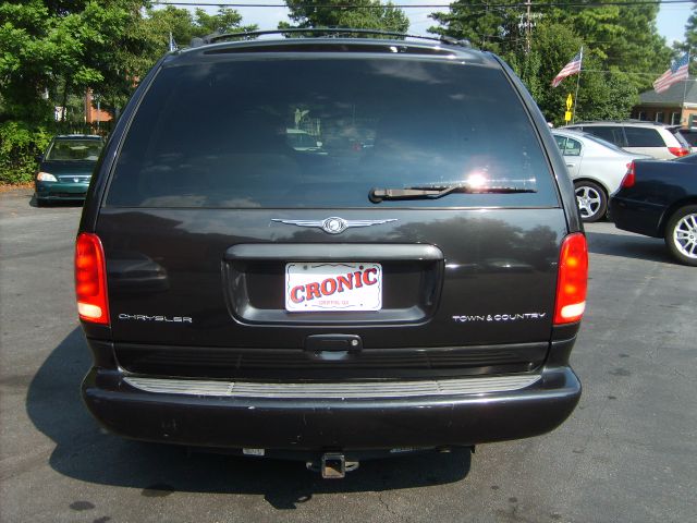 Chrysler Town and Country 1999 photo 2