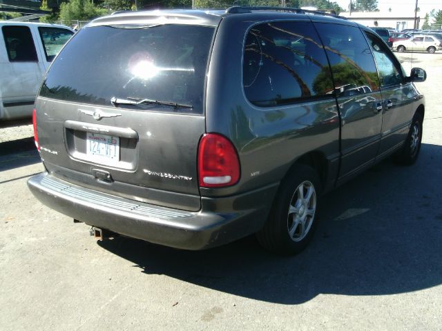 Chrysler Town and Country 1999 photo 5