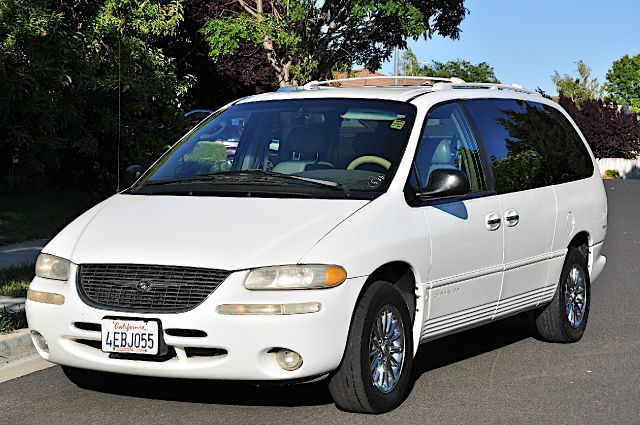 Chrysler Town and Country 1999 photo 4