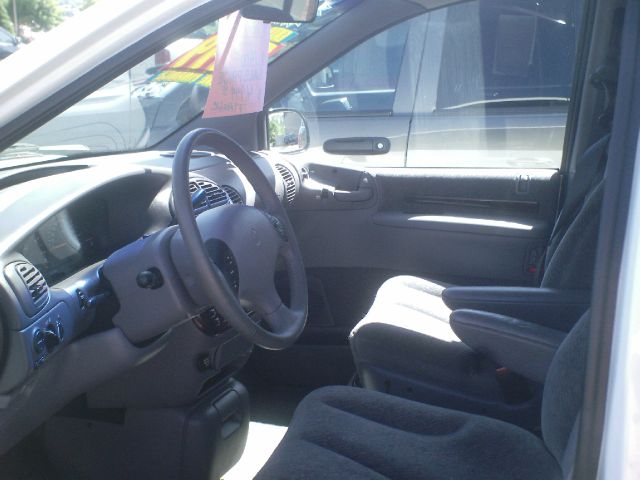 Chrysler Town and Country 1999 photo 3