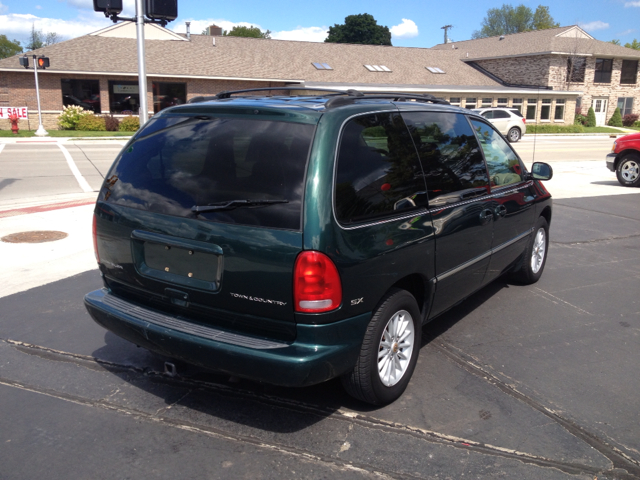 Chrysler Town and Country 1999 photo 3