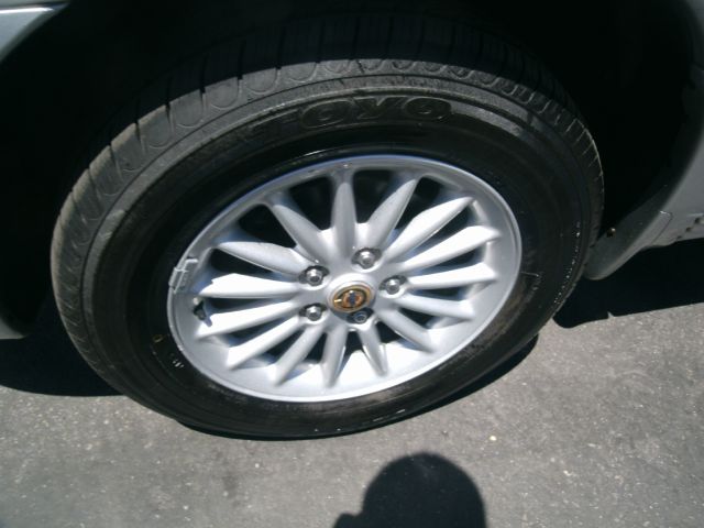 Chrysler Town and Country 1999 photo 1