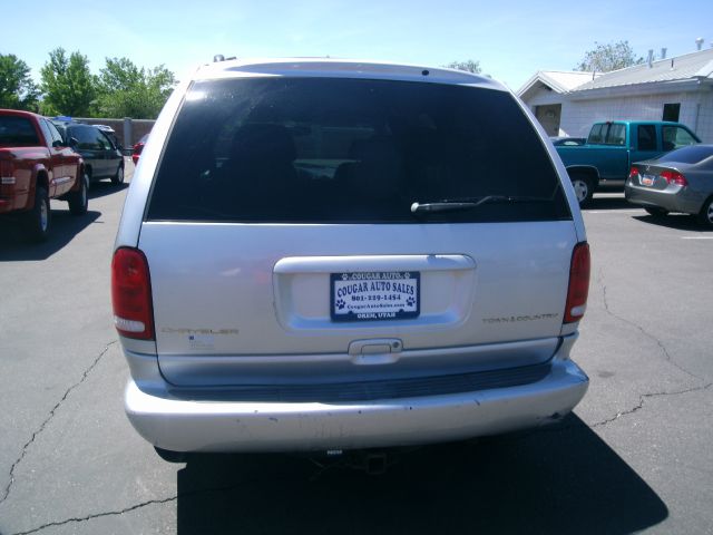 Chrysler Town and Country 1999 photo 11