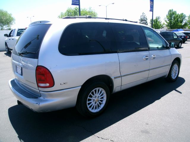 Chrysler Town and Country 1999 photo 12