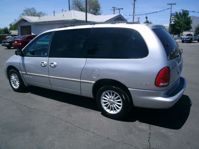 Chrysler Town and Country 1999 photo 5
