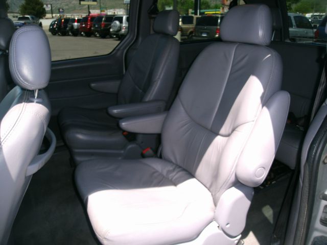 Chrysler Town and Country 1999 photo 8