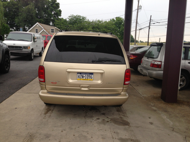 Chrysler Town and Country 2000 photo 1