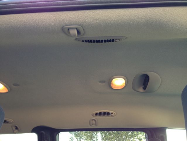 Chrysler Town and Country 2001 photo 15