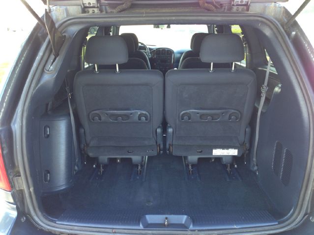Chrysler Town and Country 2001 photo 30