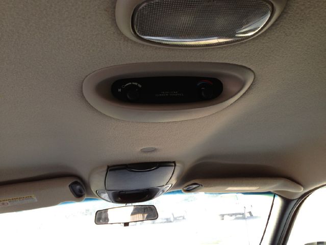 Chrysler Town and Country 2001 photo 33