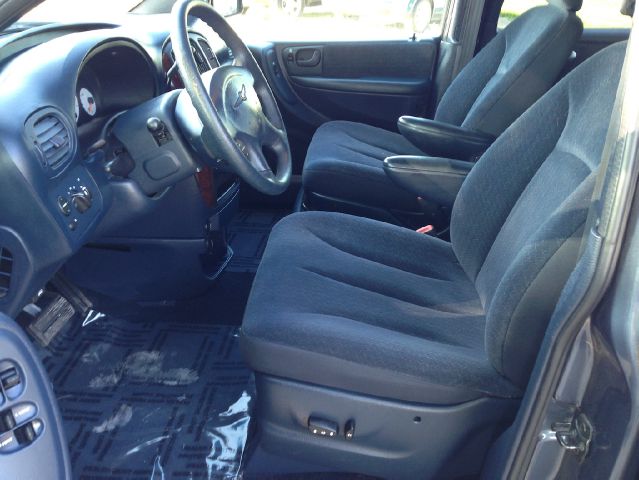 Chrysler Town and Country 2001 photo 5
