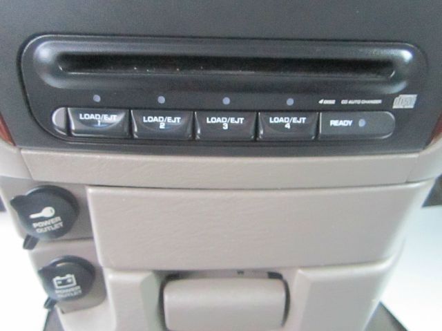 Chrysler Town and Country 2001 photo 10
