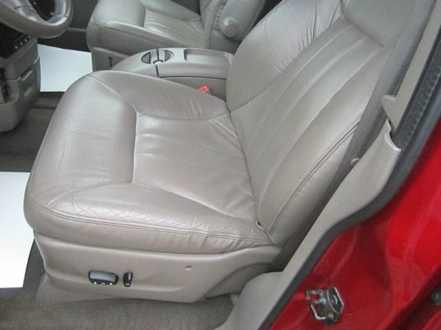 Chrysler Town and Country 2001 photo 13