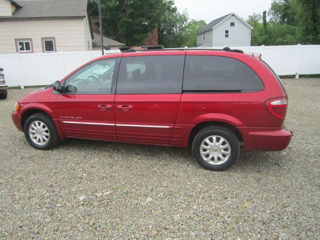 Chrysler Town and Country 2001 photo 28
