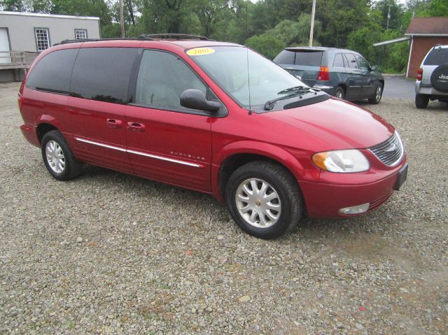 Chrysler Town and Country 2001 photo 6