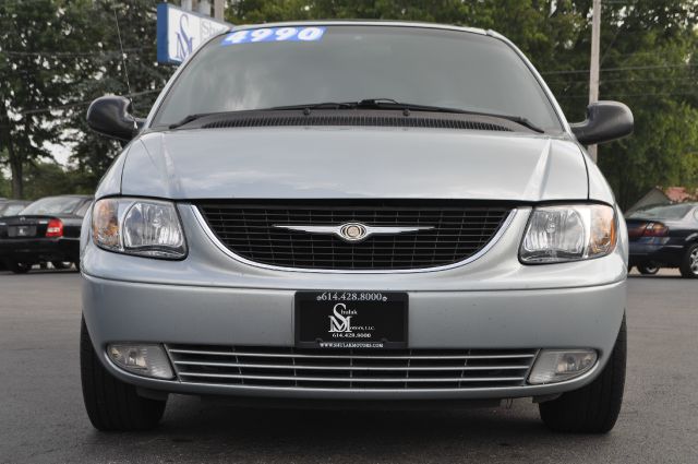 Chrysler Town and Country S Sedan Under FULL Factory Warranty MiniVan