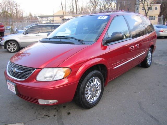 Chrysler Town and Country 2001 photo 3