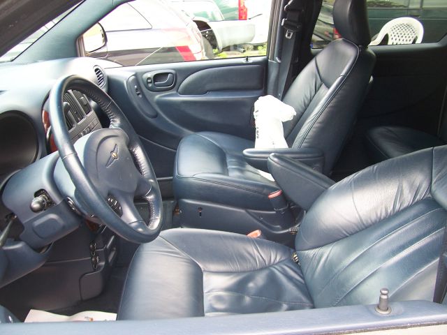 Chrysler Town and Country S Sedan Under FULL Factory Warranty MiniVan