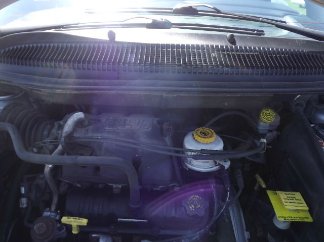 Chrysler Town and Country 2001 photo 1