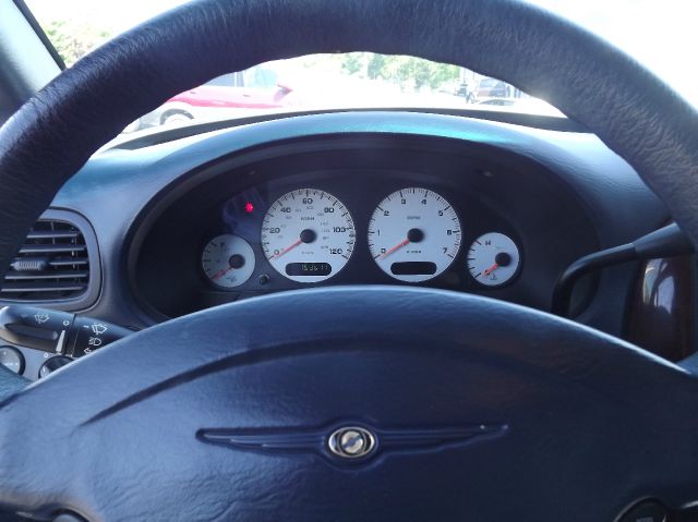 Chrysler Town and Country 2001 photo 13