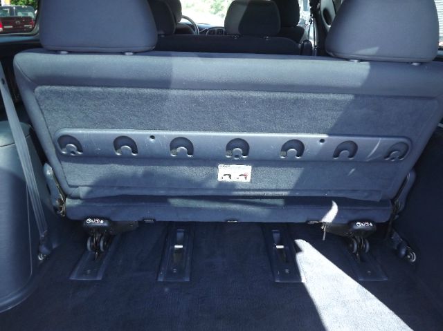 Chrysler Town and Country 2001 photo 7