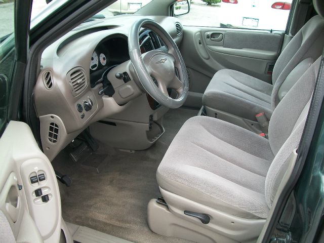 Chrysler Town and Country 2001 photo 5