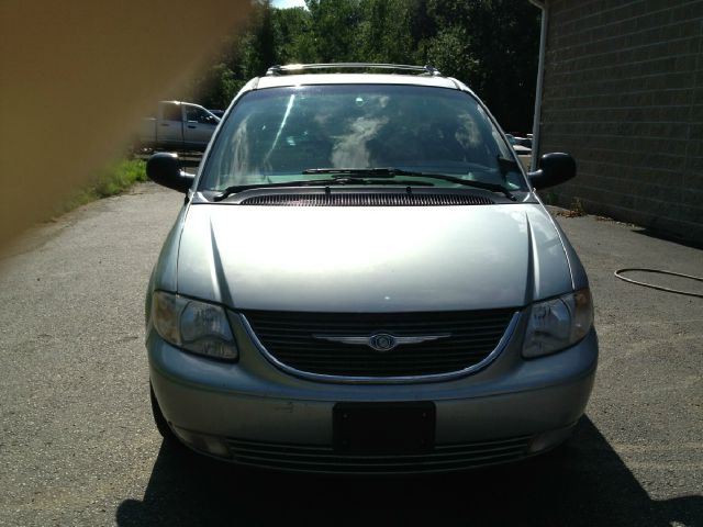Chrysler Town and Country 2001 photo 4