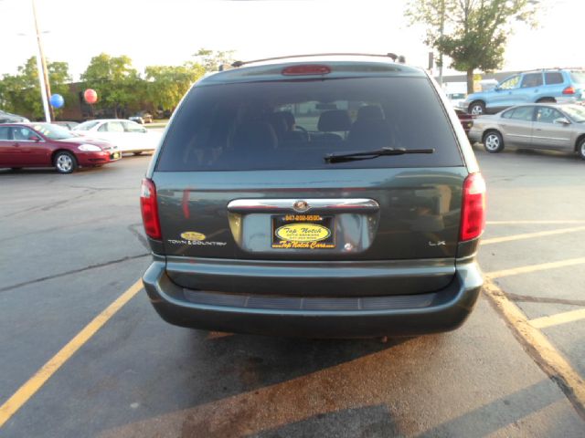 Chrysler Town and Country 2001 photo 1