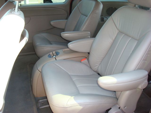 Chrysler Town and Country S Sedan Under FULL Factory Warranty MiniVan