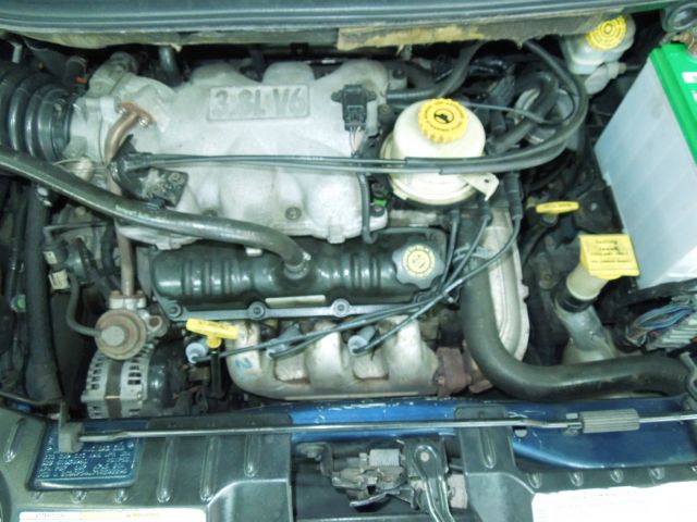 Chrysler Town and Country 2001 photo 8