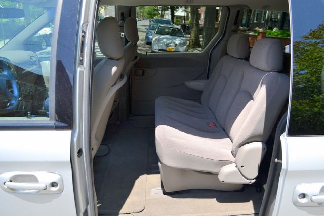 Chrysler Town and Country 2001 photo 4