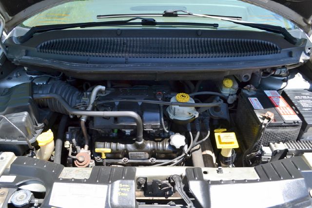 Chrysler Town and Country 2001 photo 9