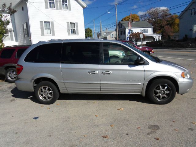 Chrysler Town and Country SLT 25 MiniVan