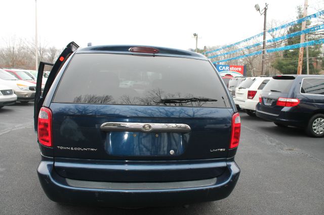 Chrysler Town and Country 2001 photo 0