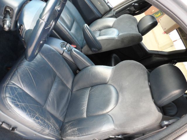 Chrysler Town and Country 2002 photo 13