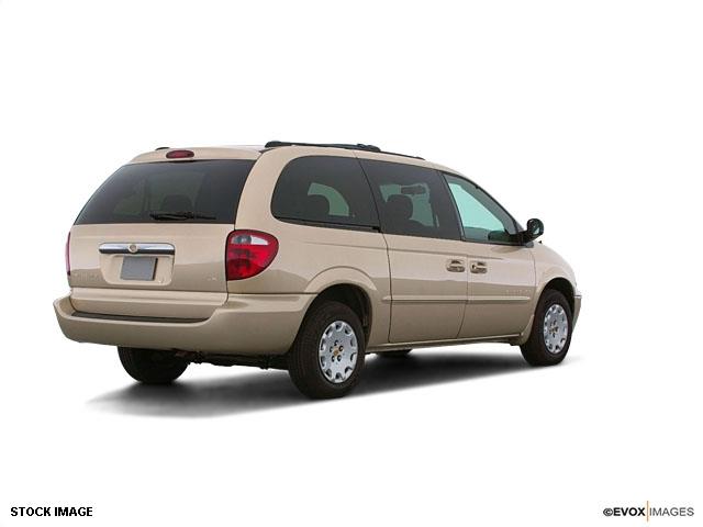 Chrysler Town and Country 2002 photo 10