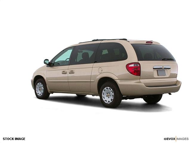 Chrysler Town and Country 2002 photo 9