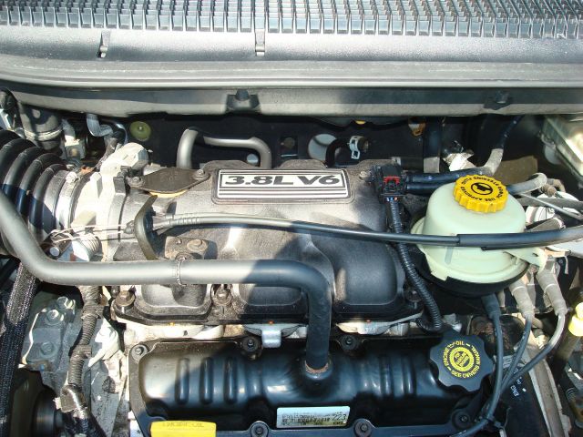 Chrysler Town and Country 2002 photo 1