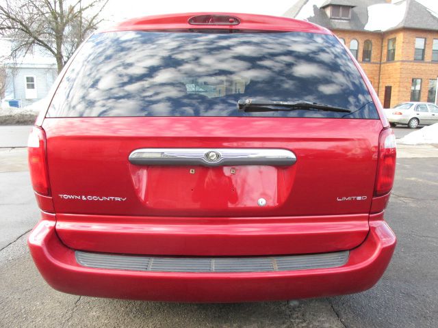 Chrysler Town and Country 2002 photo 1