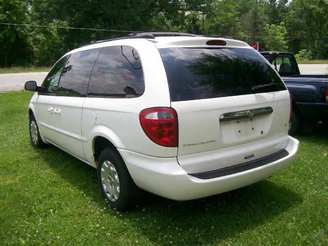 Chrysler Town and Country 2002 photo 7