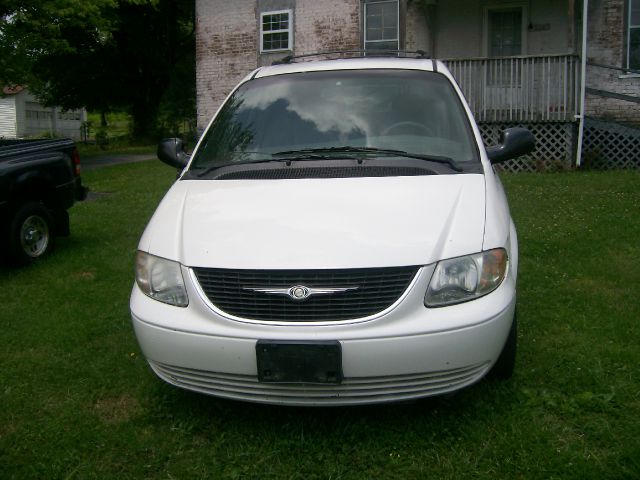 Chrysler Town and Country 2002 photo 8